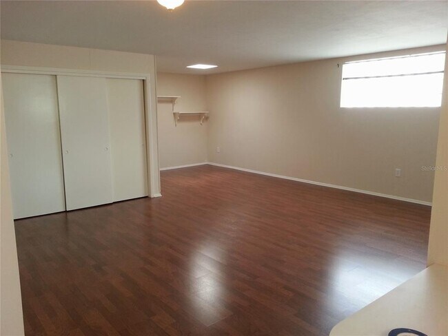 Building Photo - 378 St Armands Cir