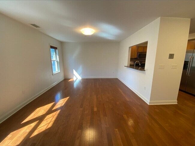 Foto del edificio - 391 Pleasant St