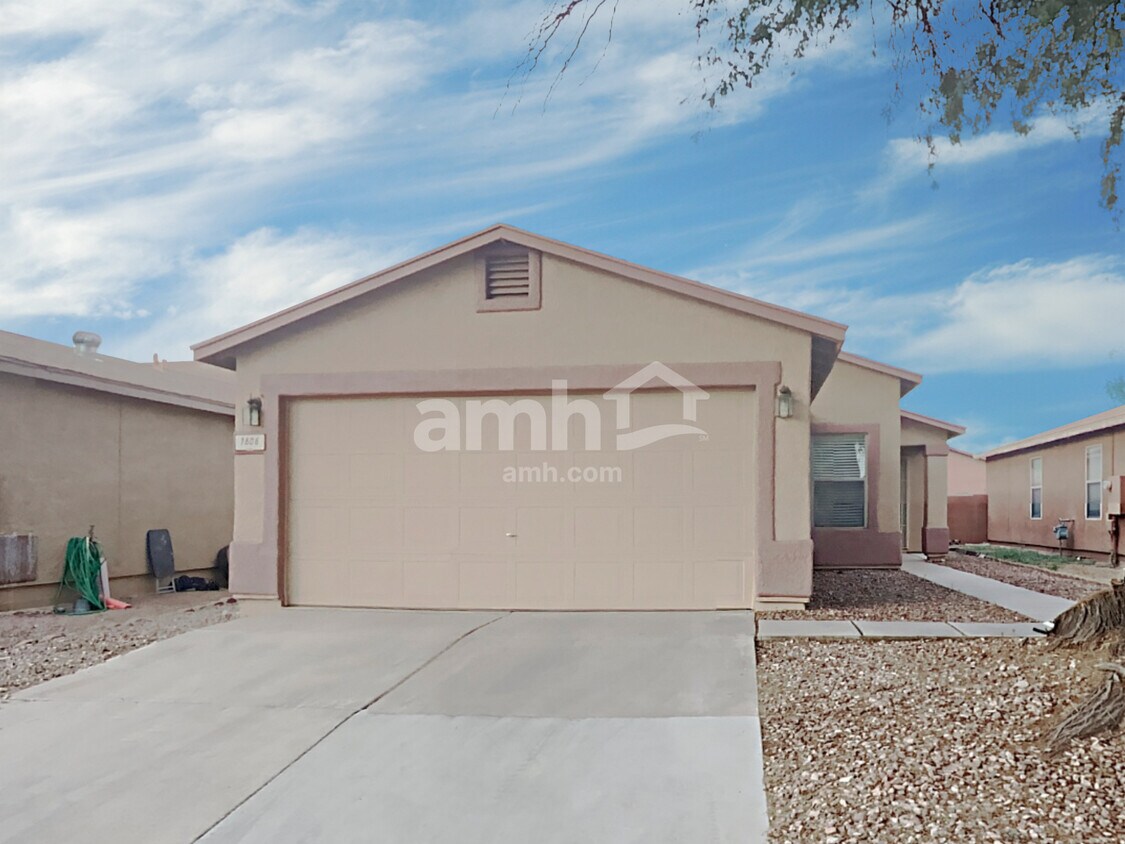 Primary Photo - 1606 W Swisher Place