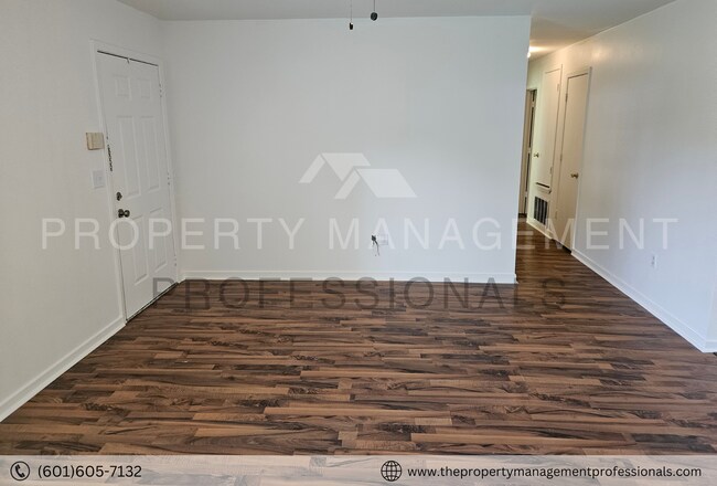 Building Photo - 1732 Brookhollow Cir