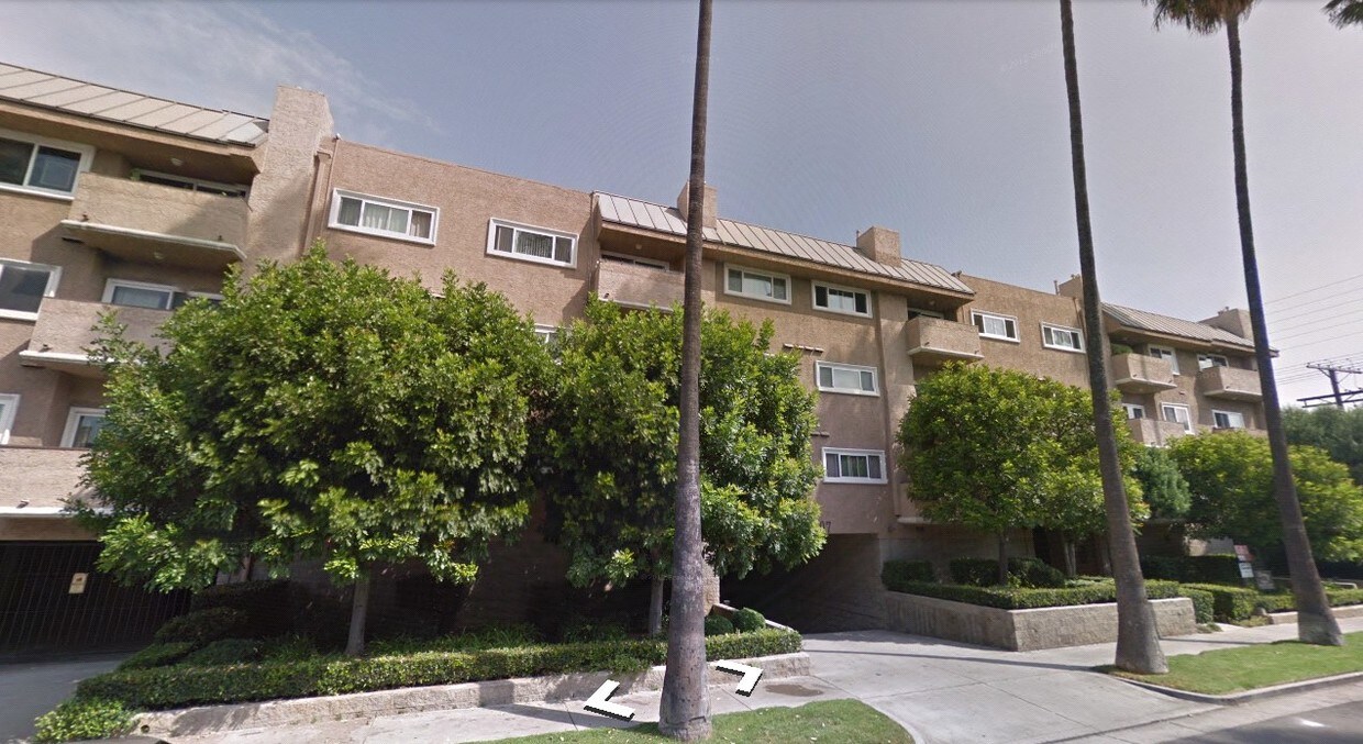 Close to VN Govt Center & Orange Line - 14607 Erwin St