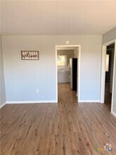Building Photo - 1302 Brown Dr