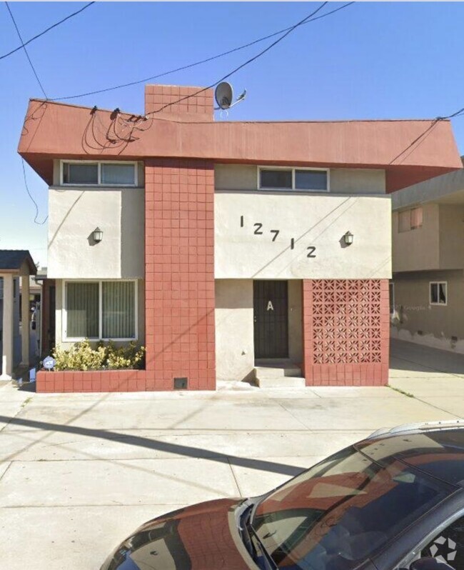 Building 4 units - 12712 Ramona Ave