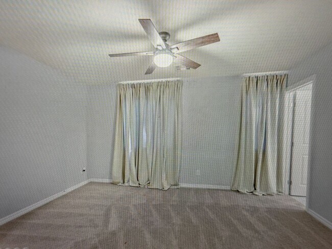 Foto del edificio - Magnificent Townhome Located In Quail Ridge Community!