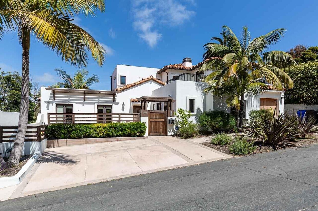 Foto principal - 7721 Hillside Dr