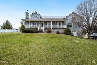 Building Photo - 649 E Fork Rd