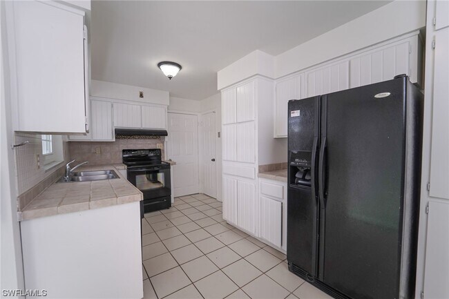 Building Photo - 4160 Country Club Blvd