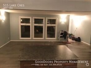 Building Photo - 515 Lake Crescent