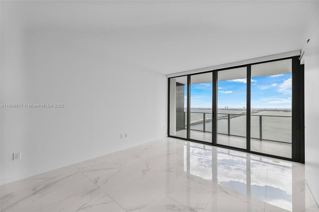 Foto del edificio - 3131 NE 7th Ave