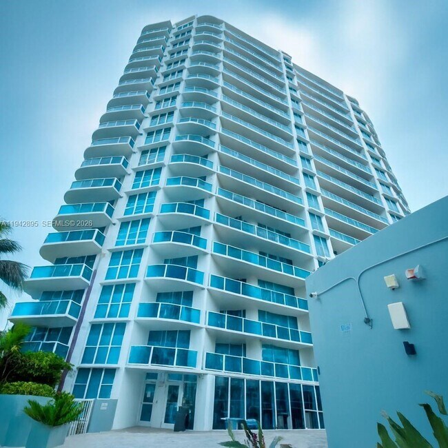 Foto del edificio - 1881 79th Street Causeway