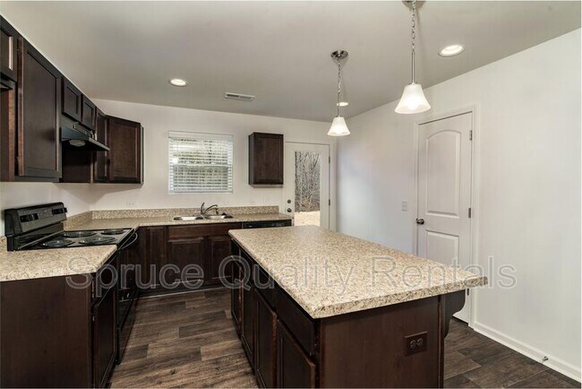 Building Photo - 550 Freeport Ct