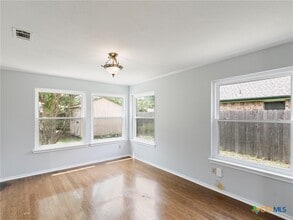 Building Photo - 410 Steeplechase Dr