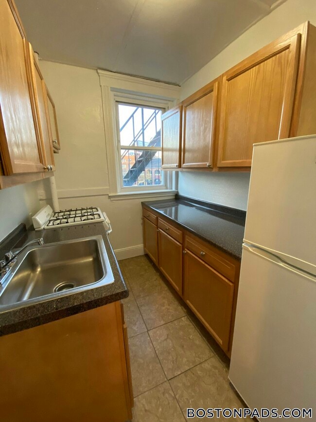 Building Photo - 1185 Boylston St