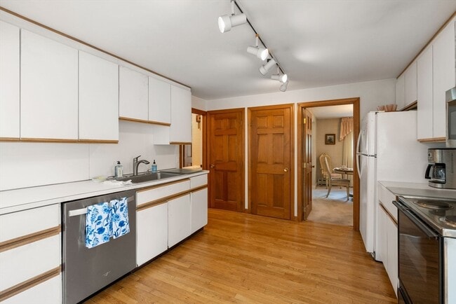 Building Photo - 165 S Flagg St
