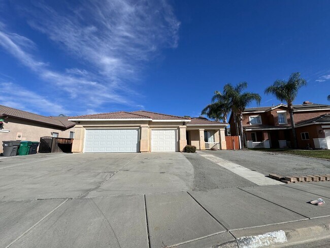 Building Photo - Single Story 4 Bedroom House with 3 Car Ga...