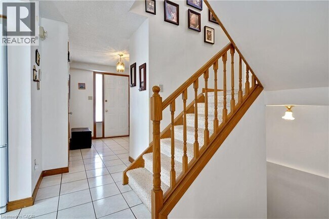 Building Photo - 109 Holm St