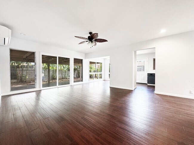 Building Photo - Pet Friendly House with A/C and K-Bay Access