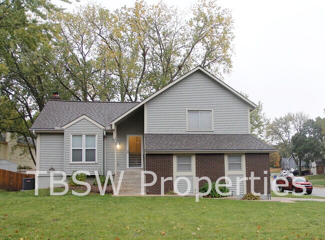 Building Photo - 16143 W 125th Pl