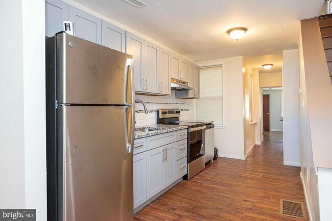 Foto del edificio - 2542 N Water St