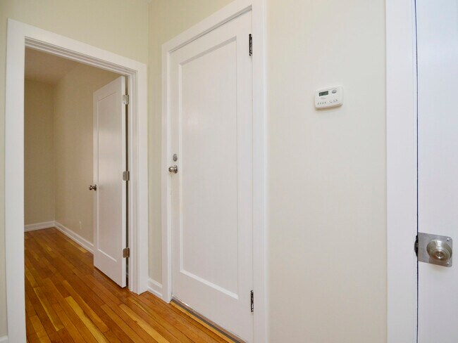 Foto del edificio - 4212 N Pulaski Rd