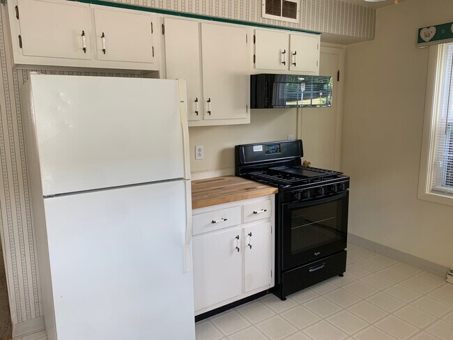 Foto del edificio - 219 Eisenhower Dr