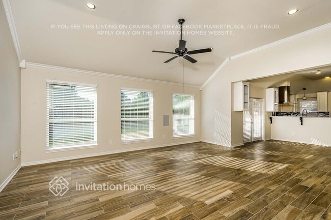 Building Photo - 8081 Durham Dr