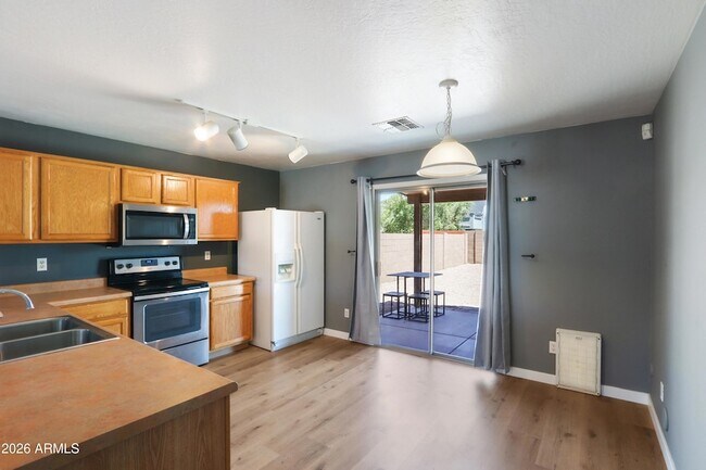 Building Photo - 44924 Balboa Dr