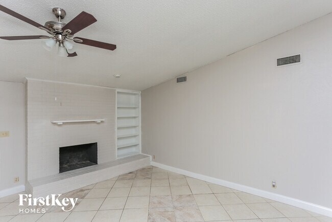 Foto del edificio - 3804 Sugar Ridge Rd