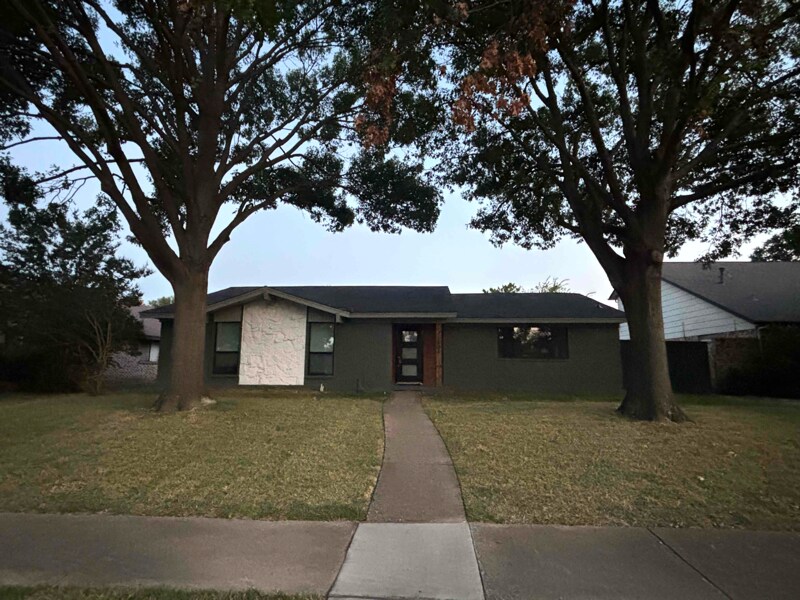 Primary Photo - 1804 Clover Trail