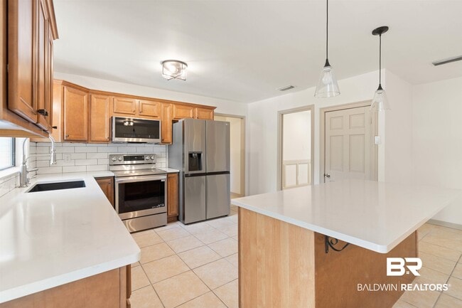 Building Photo - 167 Rolling Hill Dr