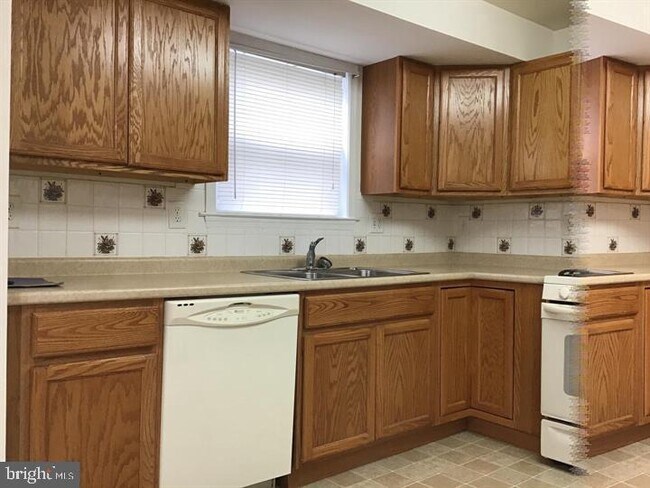 Foto del edificio - 1617 Taylor Ave