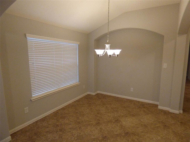 Building Photo - 24742 Lakecrest Village Dr