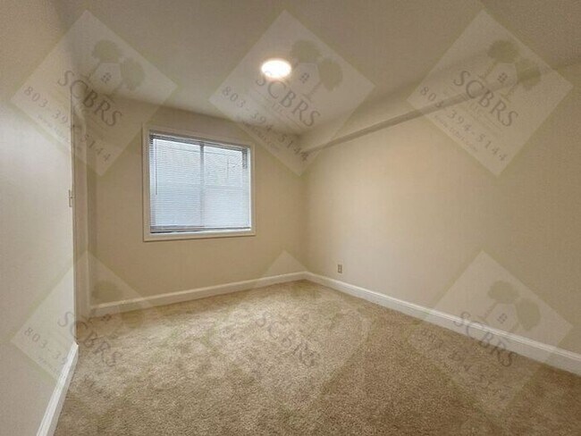 Building Photo - Hampton Hills 2 Bedroom, 1 Bath Condo