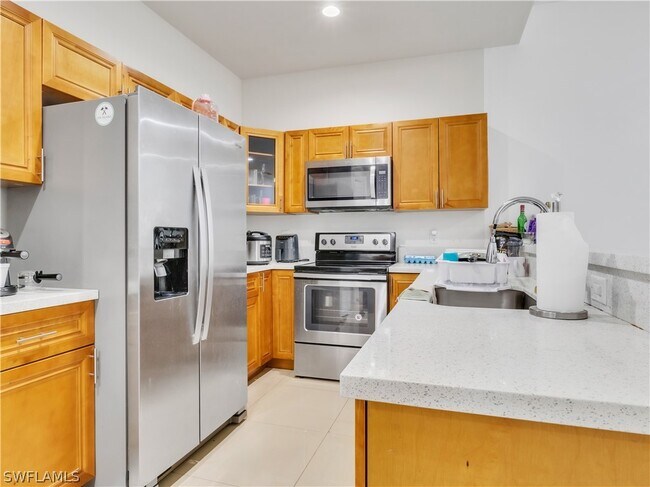 Foto del edificio - 924 SE 6th Ct