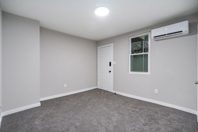 Foto del edificio - 832-834-834 Windom St
