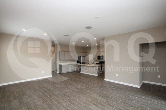 Foto del edificio - 40774 W Sunland Dr