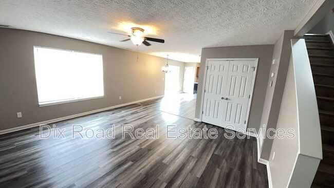 Building Photo - 6001 Yosemite Dr