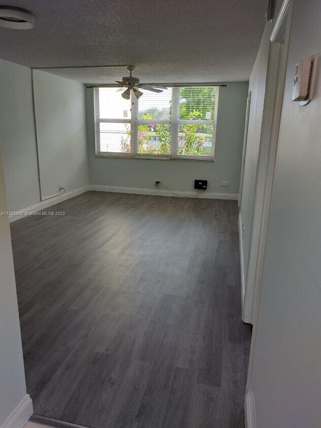 9441 Live Oak Pl Unit 107, Davie, FL 33324 Condo for Rent in Davie