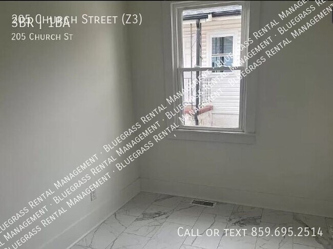 Building Photo - Beautiful 3 bed 1 bath home available for ...