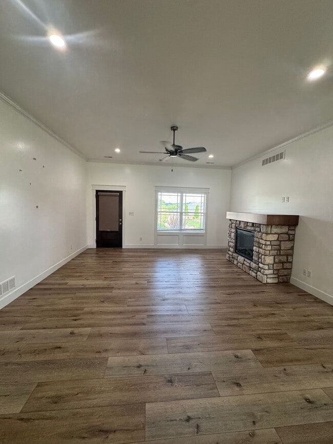 Building Photo - 4806 Winrose Ct
