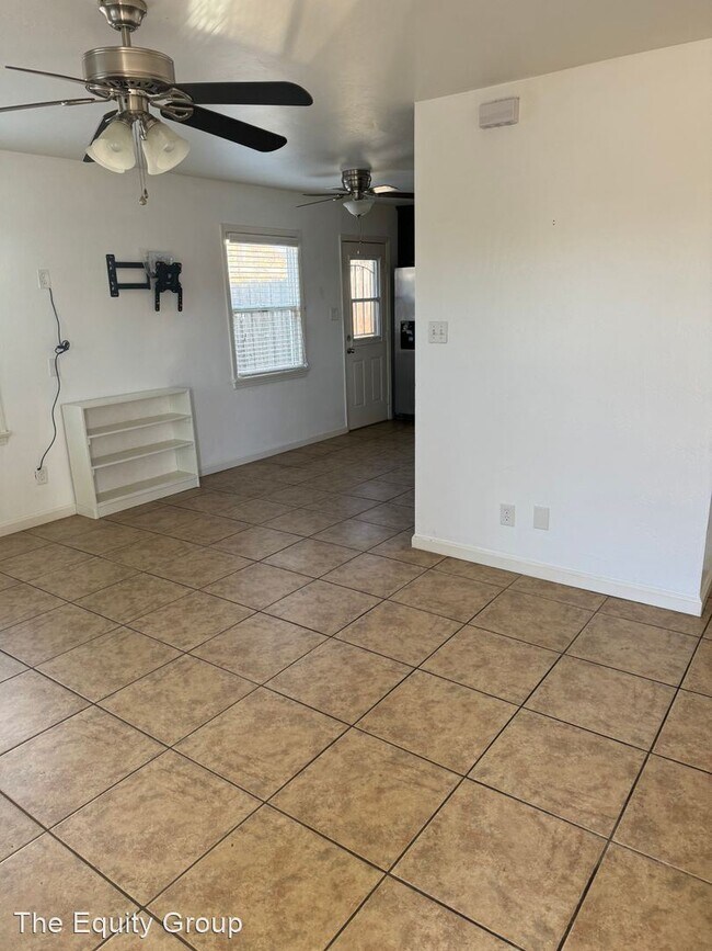 Building Photo - 2 br, 1 bath House - 812 South Burke Street