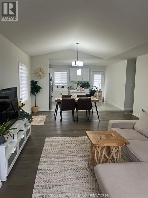 Building Photo - 1185 Aspen Ridge Cres