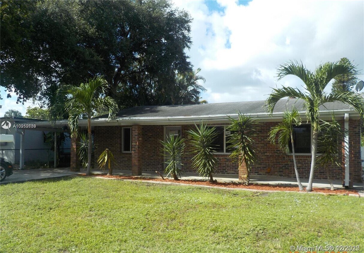 Primary Photo - 4637 SW 24th Ave