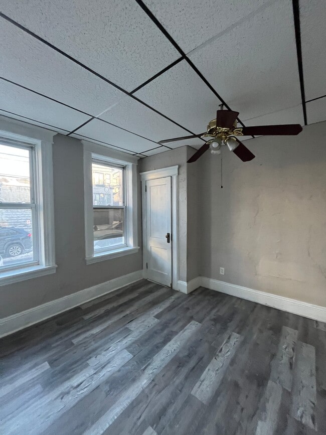 Building Photo - 487 Kennedy Blvd