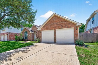 Building Photo - 13815 Daehne Dr