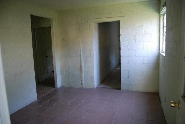 Foto del edificio - 1178 Garibaldi St SW