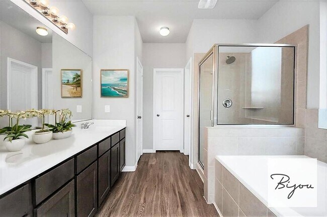 Foto del edificio - 24814 Puccini Pl