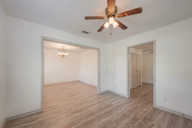 Foto del edificio - 6402 W Montgomery Rd
