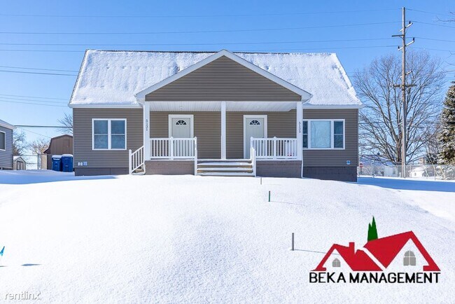 Foto del edificio - 2 br, 1 bath Duplex - 5131 Eagle Lake Dr