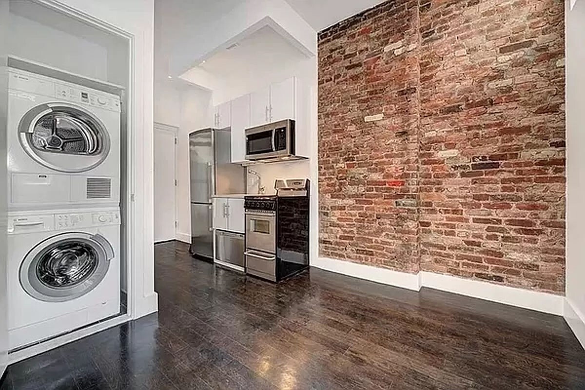 Primary Photo - 143 Ludlow Street